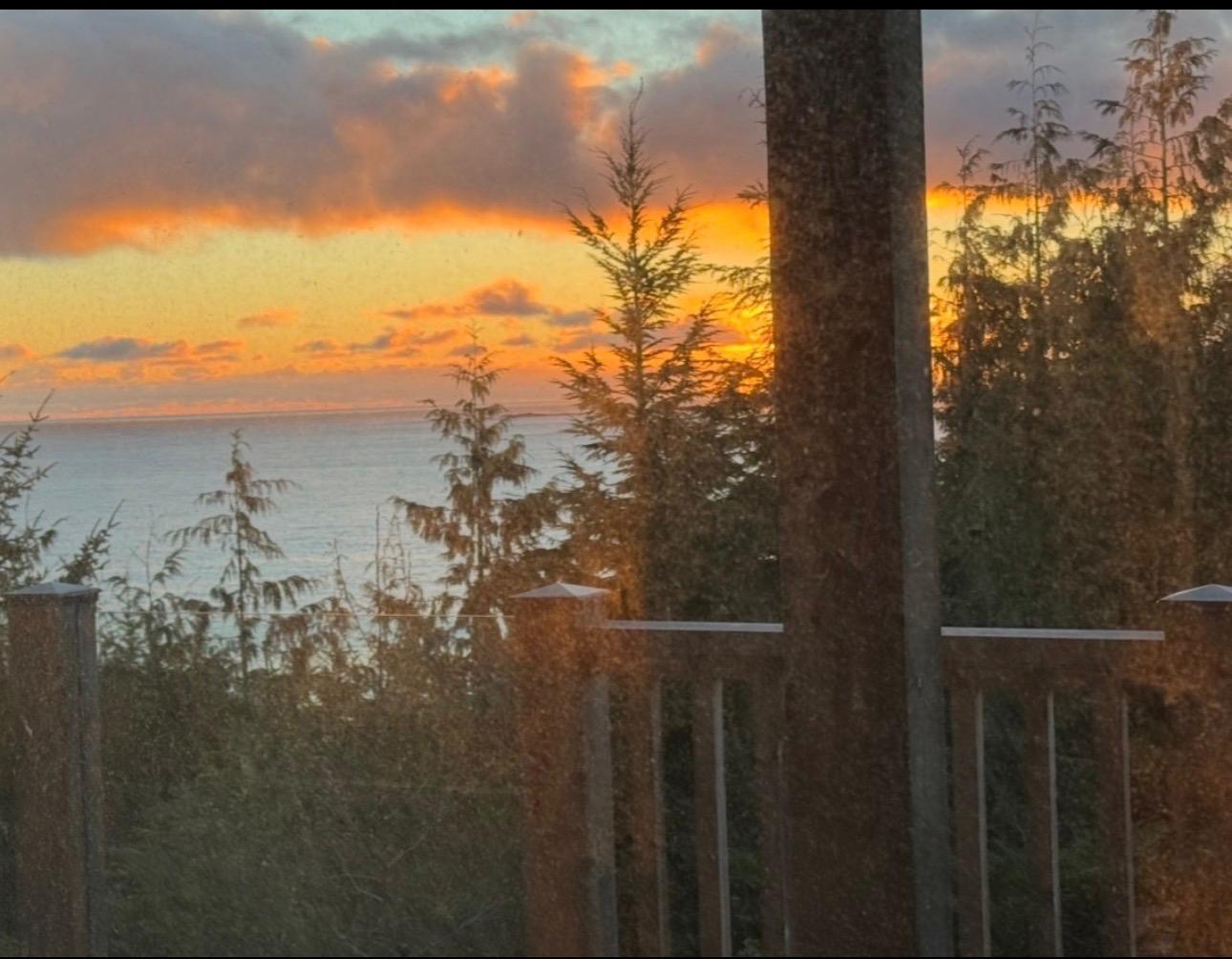 Sunset over the Pacific viewed from Eagles’ Crag